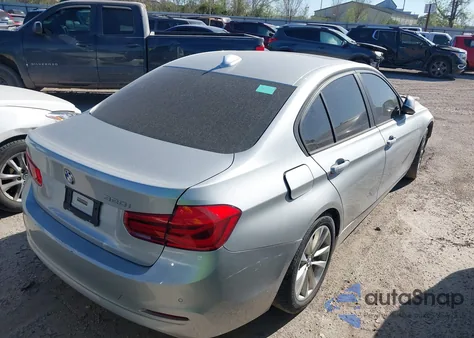 2017 BMW 320I z USA, uszkodzony, nr VIN WBA8E1G31HNU16211